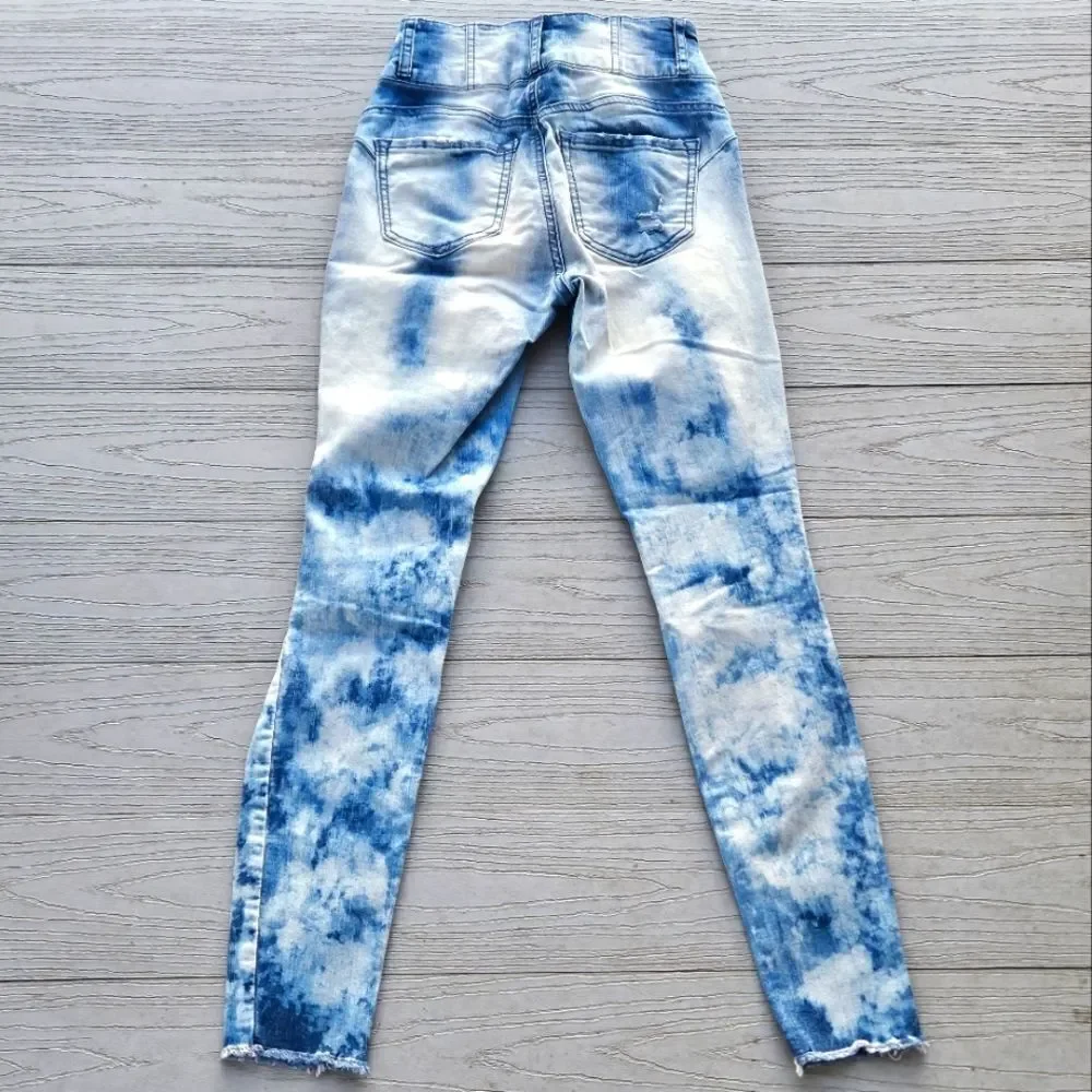 NOBO No Boundaries High Rise Sculpting Skinny Jean Distressed new no tags Size 3